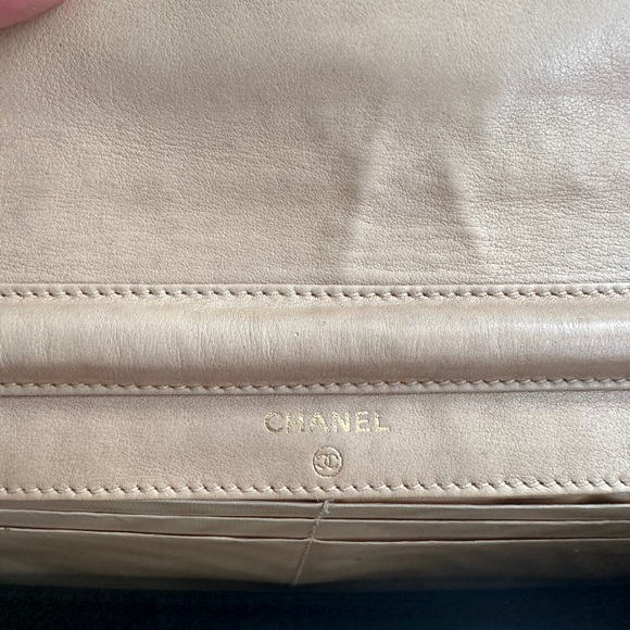 Chanel Camel Leather Bag with Gold Chain - Picture 7 of 9